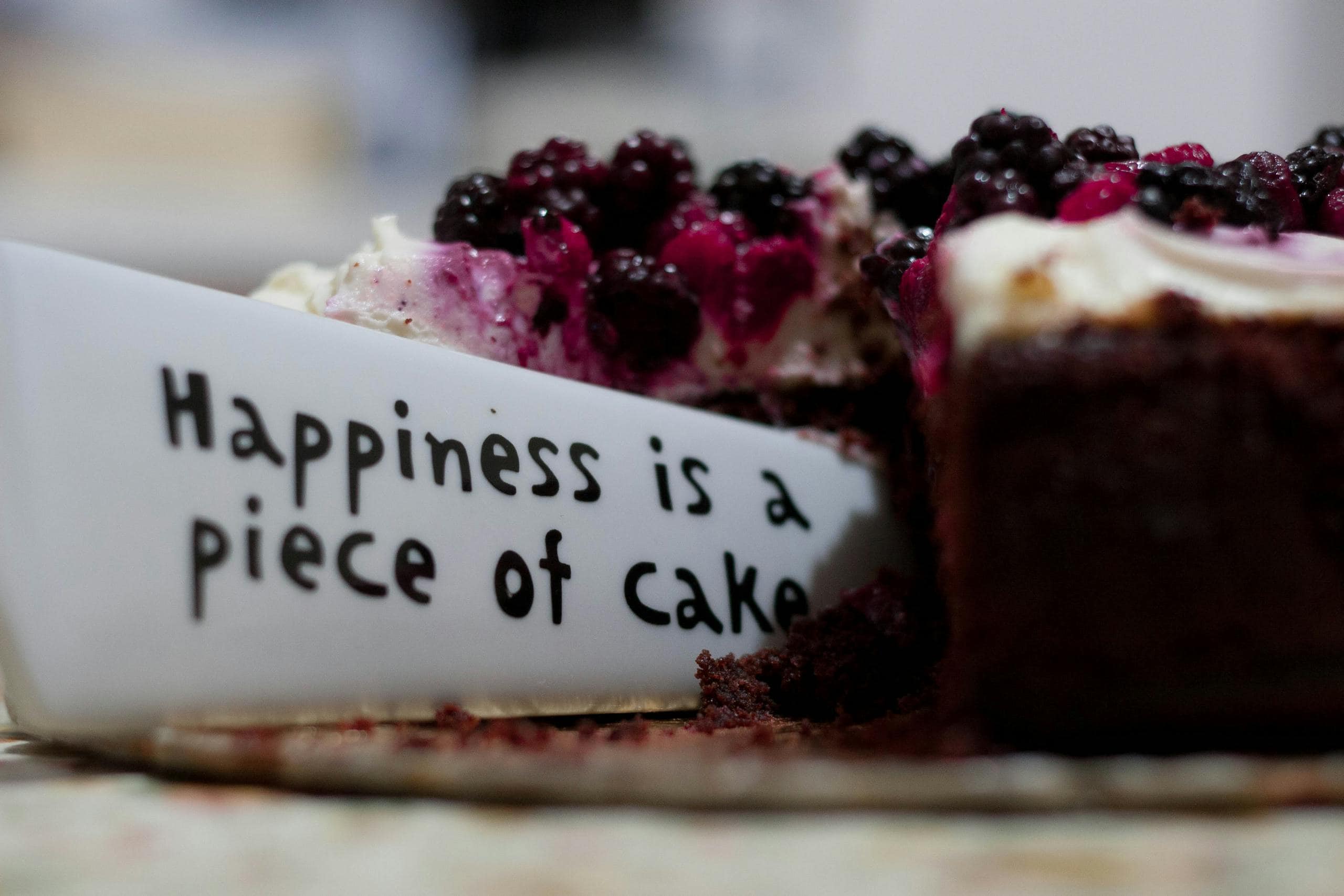 intuitiv zum Kuchen greifen